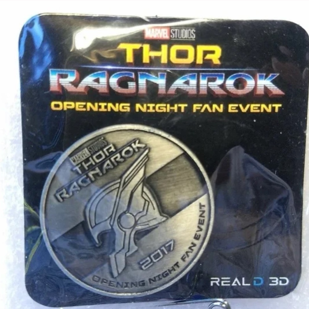 🦄Thor Ragnarok 2017 Opening Night Fan Event Coin Marvel Studios Promo
